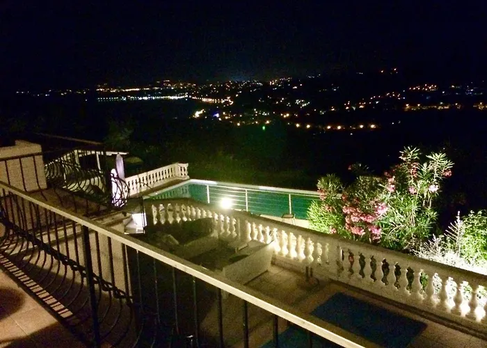 Gulf Stream Villa *